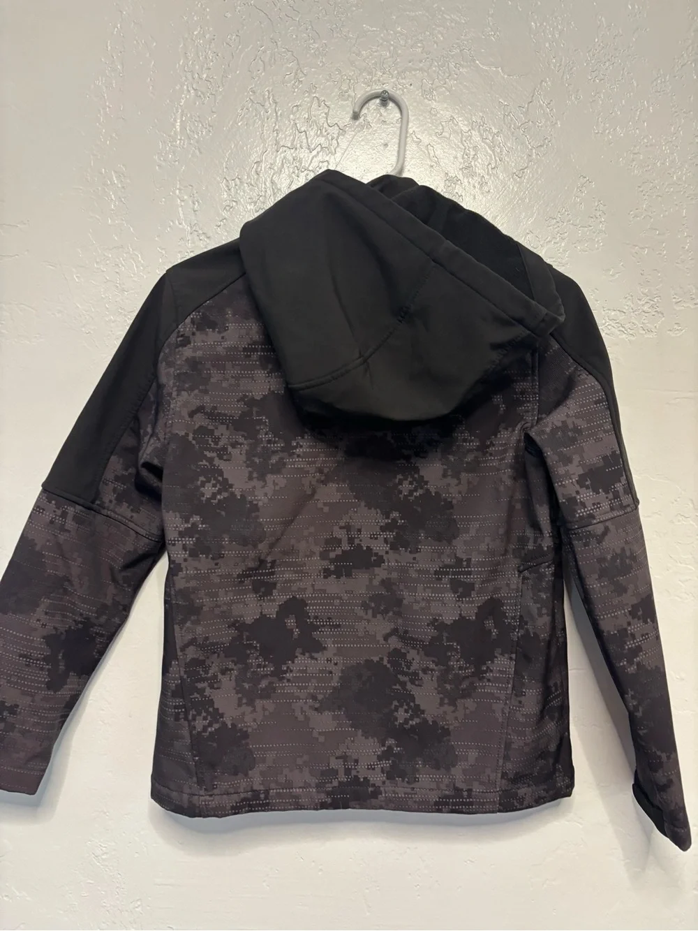 Boys size 10/12 snozu brand jacket, #J1265